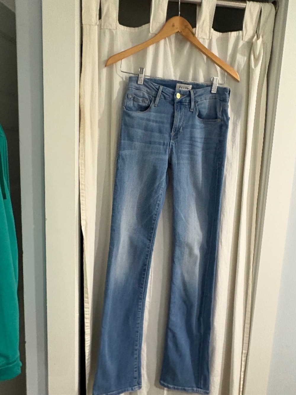 Frame Le Mini Boot Jeans
